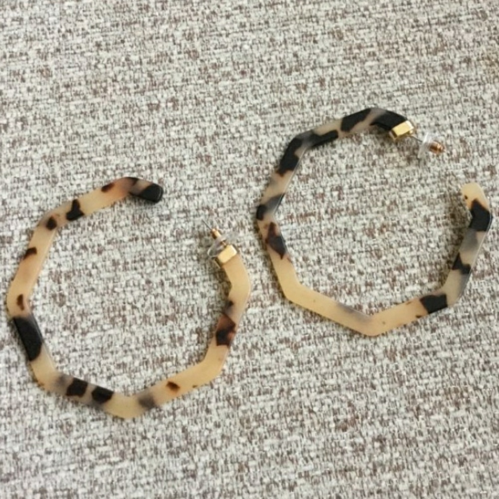 Light Tortoise Shell Hoop Earrings ear ring - Picture 3 of 3